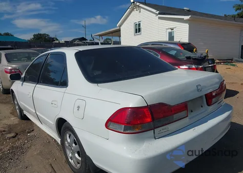 2001 Honda Accord 2.3 Ex from USA, damaged, VIN 1HGCG56671A113958